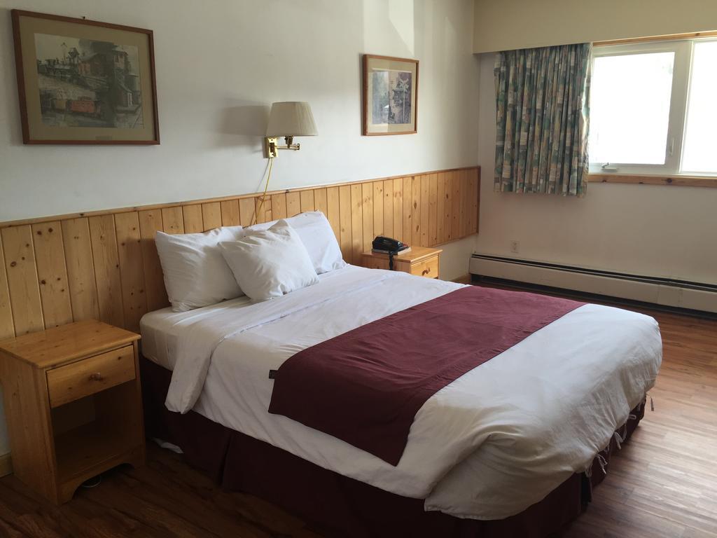 Canadas Best Value Inn- Riverview Hotel Whitehorse Zewnętrze zdjęcie