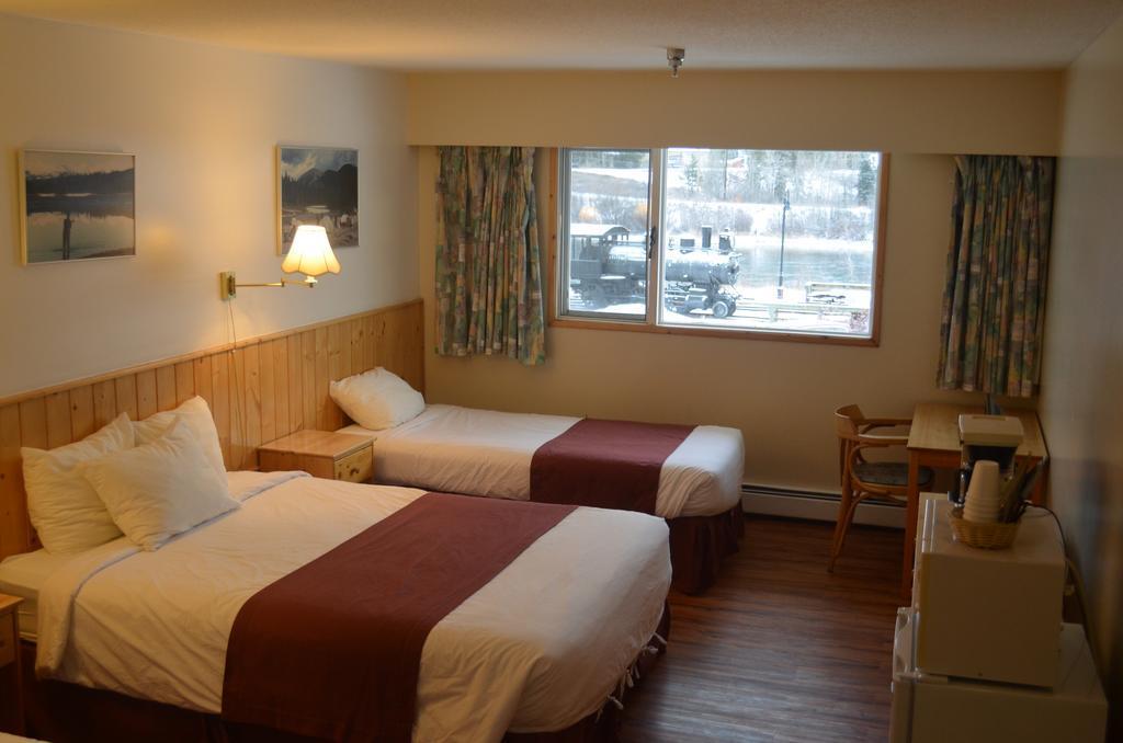 Canadas Best Value Inn- Riverview Hotel Whitehorse Zewnętrze zdjęcie