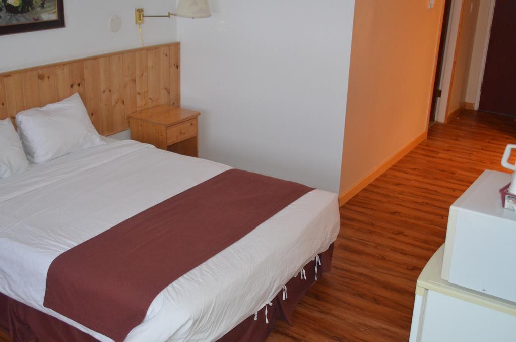 Canadas Best Value Inn- Riverview Hotel Whitehorse Zewnętrze zdjęcie